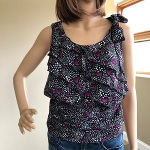 WHITE HOUSE/BLACK MARKET